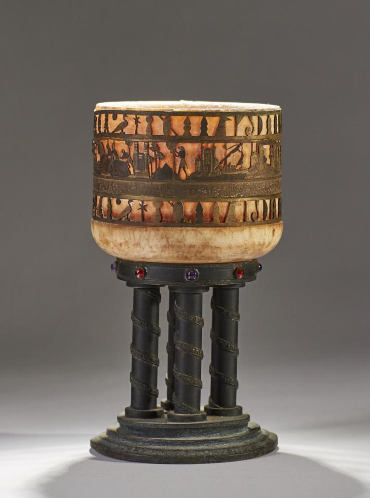 Vases style égyptien : les modèles parmi les plus chers sur eBay